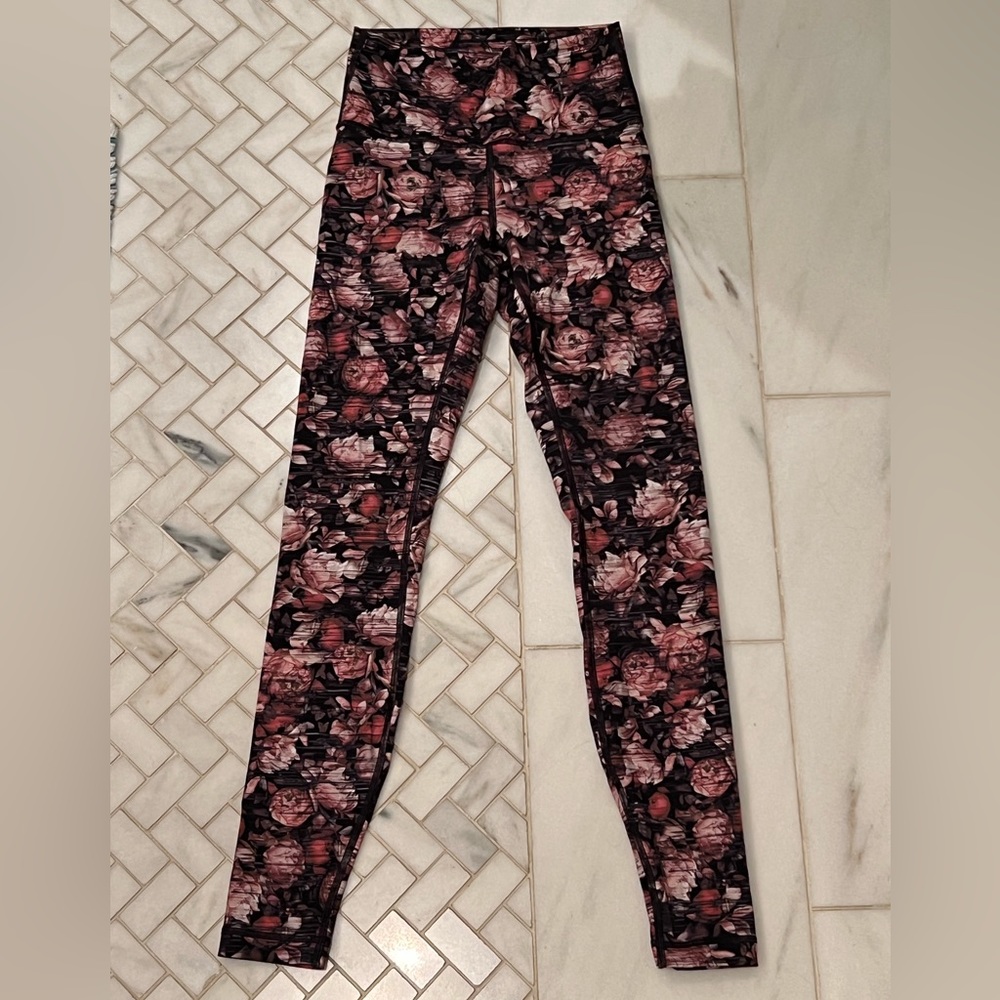 Lululemon leggings size 4